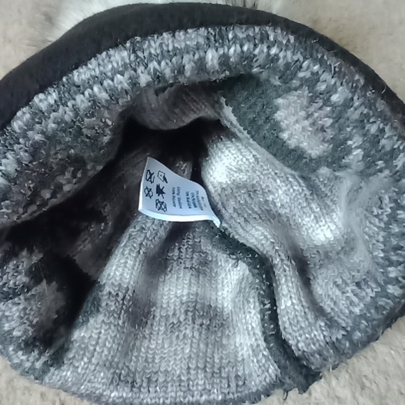 Village House hat - Picture 5 of 5